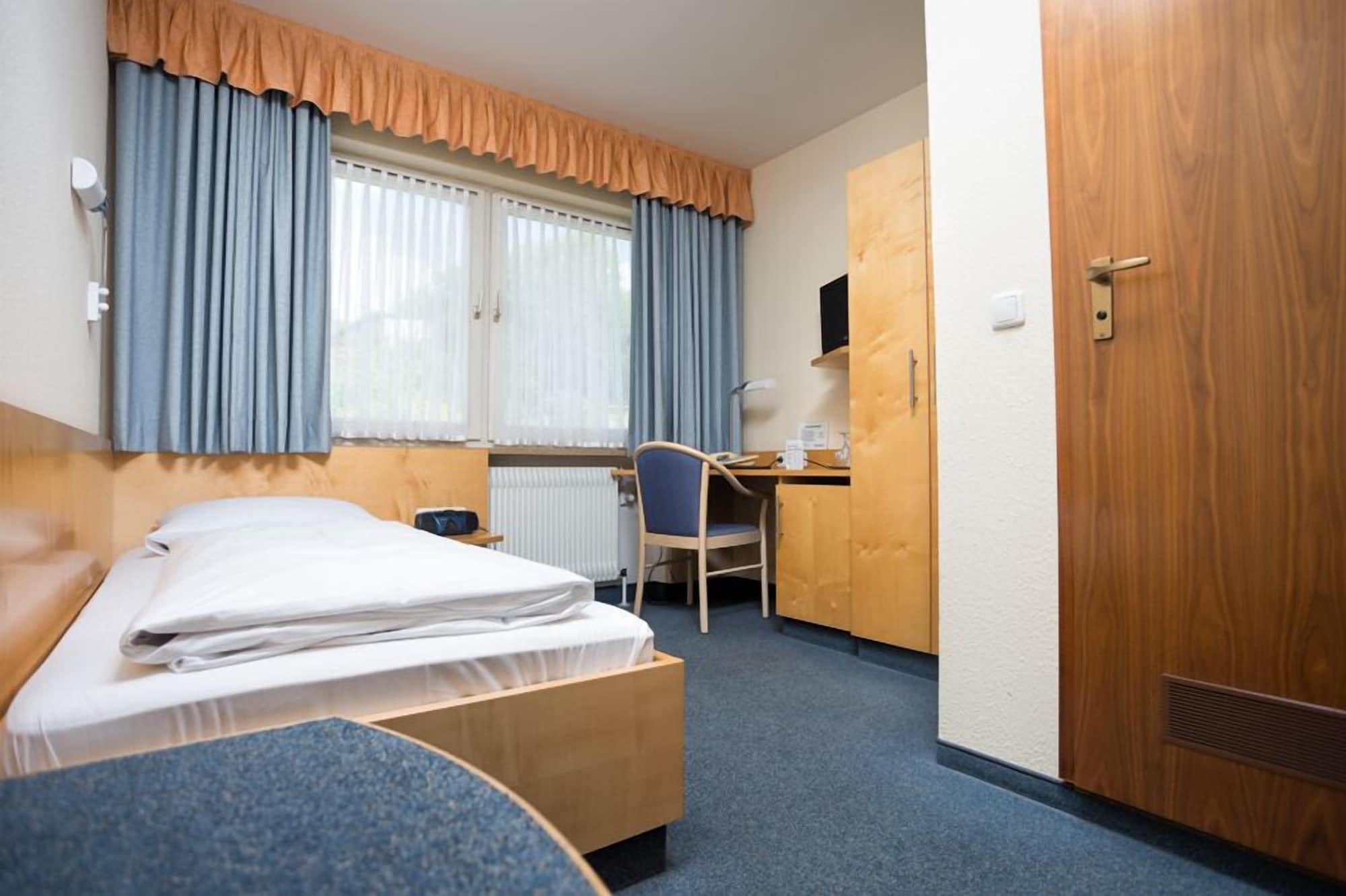 Hotel Altenburgblick 3*
